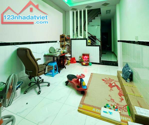 Ô tô ngủ trong nhà, Gò Vấp, 60m2, 2 Tầng, 4 Tỉ hơn - 1