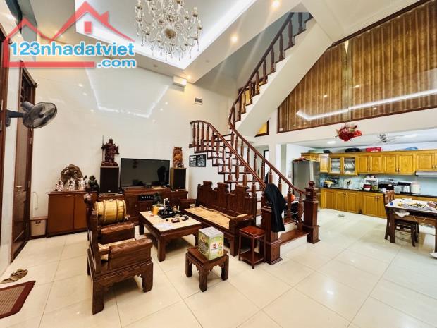NHỈNH 9,x TỶ - HÀNG XÓM #KĐT ĐẲNG CẤP HIM LAM - OTO NGỦ TRONG NHÀ -THANG MÁY VIVU - NỘI TH - 1