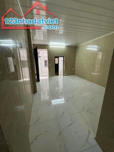 Cho thuê nhà Phố Tân Mai 50m2, 2 ngủ, 6.5 Triệu (có thương lượng) ở gđ, nhóm đi làm - 1