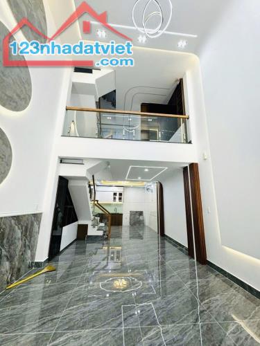 LÔ GÓC KHÔNG QUY HOẠCH KHÔNG LỘ GIỚI, 5 TẦNG, 8 X 9 , GIÁ 8 TỎI, HẺM Ô TÔ THÔNG
