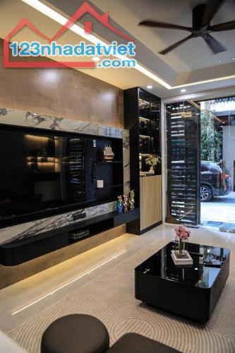 BÁN NHÀ PHÂN LÔ PHỐ QUẦN NGỰA 80M2 - 4 TẦNG - 4.5M MẶT TIỀN - VỈA HÈ Ô TÔ TRÁNH - 42TỶ - 1