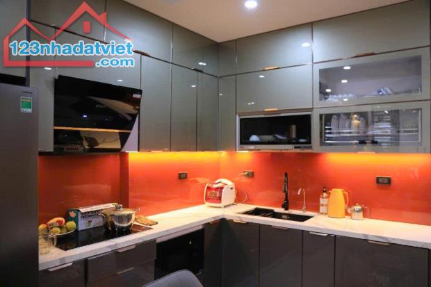 BÁN NHÀ PHÂN LÔ PHỐ QUẦN NGỰA 80M2 - 4 TẦNG - 4.5M MẶT TIỀN - VỈA HÈ Ô TÔ TRÁNH - 42TỶ - 3