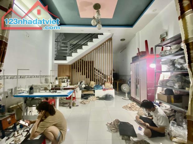 Nhà 3 tầng, HXH, Trịnh Thị Miếng, Thới Tam Thôn , Hóc Môn