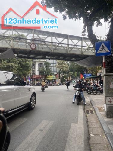 Mặt phố cổ Hàng Cót - Lô góc 2 thoáng - Mặt tiền khủng - Sổ đỏ cc.