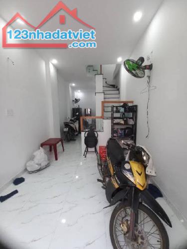 Bán nhà đẹp đúc 3 lầu BTCT cách mặt tiền đường Tú Mỡ 3 căn - 1