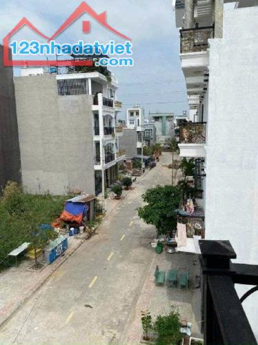 Bán nhà phố tuyệt đẹp Tân Thới Hiệp, Quận 12 - Cơ hội đầu tư hấp dẫn - 0102 - 4