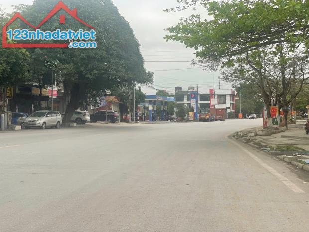 Bán lô đất  mặt đường Hùng Vương, Quán Toan, giá chỉ 4,x tỷ  LH 0979087664