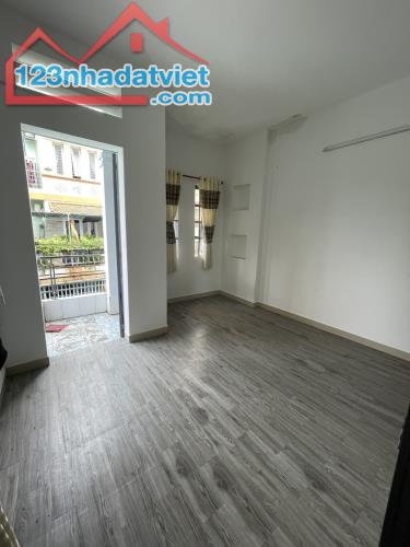 Bán gấp nhà hẻm xe tải thông Đình Phong Phú, Tăng Nhơn Phú B, 135m2, ngang 9m, 4 tỷ XXX - 2