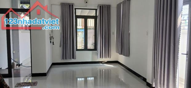 Căn BIỆT THỰ 3 TẦNG.  Đ. Trần Văn Hiển, Trung An, TP Mỹ Tho. Hẻm Ô tô lưu thông 2 chiều. - 3
