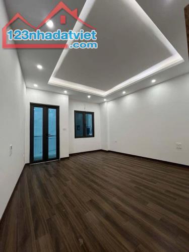 BÁN NHÀ RIÊNG 5 TẦNG MỚI KÍNH KOONG, Ô TÔ GẦN, CỰC THOÁNG TẠI VĂN TRÌ, MINH KHAI, BẮC TỪ L - 1