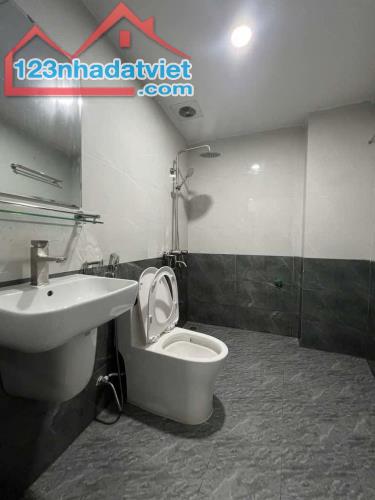 BÁN NHÀ RIÊNG 5 TẦNG MỚI KÍNH KOONG, Ô TÔ GẦN, CỰC THOÁNG TẠI VĂN TRÌ, MINH KHAI, BẮC TỪ L - 2