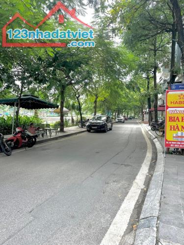 BÁN GẤP NHÀ PHỐ TRỊNH CÔNG SƠN LẠC LONG QUÂN TÂY HỒ 108M 3 TẦNG SÁT OTO GẦN HỒ NHỈNH 17 TỶ