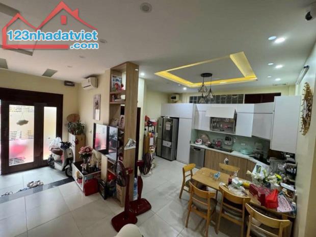 THÁI HÀ - NGÕ THÔNG Ô TÔ TRÁNH ĐỖ CỒNG - CHO THUÊ - 45M2 -12.5 TỶ