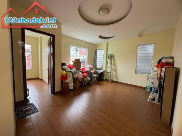 THÁI HÀ - NGÕ THÔNG Ô TÔ TRÁNH ĐỖ CỒNG - CHO THUÊ - 45M2 -12.5 TỶ - 1