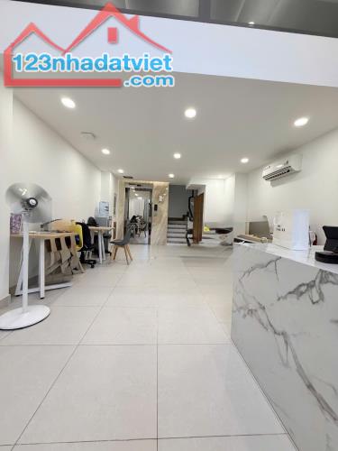 MẶT TIỀN VIP NGUYỄN VĂN NGUYỄN – TÂN ĐỊNH (Q.1/10-3), Q1 – 66m² (4.5 x 15m) 5 TẦNG – HĐ TH