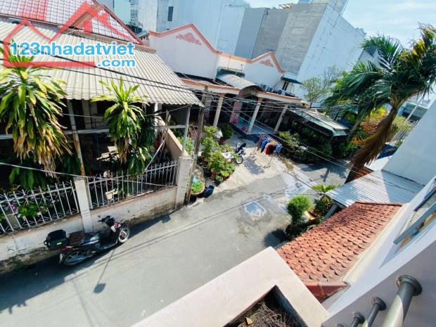 NHÀ 2 TẦNG HẺM XE HƠI, DT 100M², 5PN 3WC, HỒ BÁ PHẤN, PHƯỚC LONG A - 1