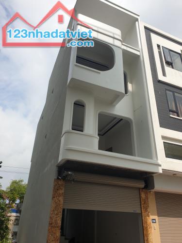 BÁN NHÀ 5.3 TỶ 4 TẦNG 62M2 CÓ GARA Ô TÔ VỊ TRÍ ĐẸP ĐÔ THỊ THỐNG NHẤT