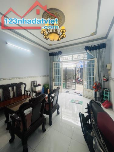 BÁN NHÀ 2 TẦNG, 130M2, NGÕ LÊ ĐÌNH CẨN, TÂN TẠO, BÌNH TÂN - GIÁ CHỈ 6.5 TỶ - SỔ HỒNG - 2