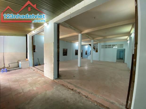 Cho thuê nhà mặt tiền Nguyễn Sơn, Tân Phú – vị trí đắc địa, phù hợp kinh doanh – 230m², 2 - 2