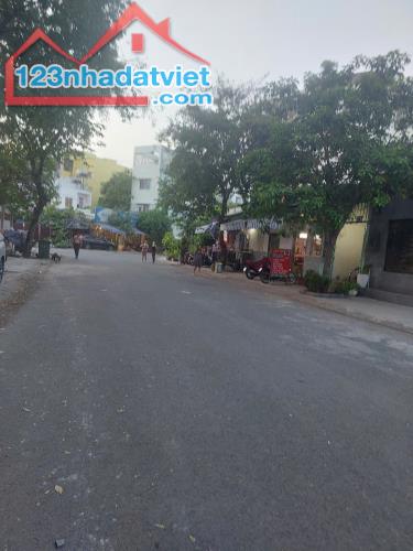 Mua 70m2 đất tặng thêm 30m2 đất giá chỉ 5,6 tỷ, Nguyễn Thị Định,Bình Trưng Tây LH