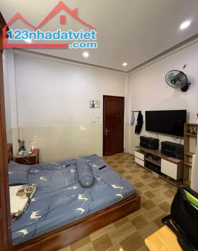 HXH Lạc Long Quân, P.10, Tân Bình, DT: 4 X 12m, Bốn tầng, giá 6 tỷ 9. - 4