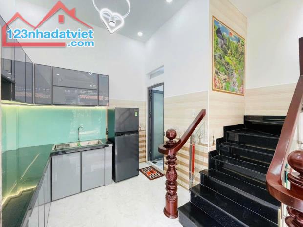 LÔ GÓC HAI MẶT TIỀN 7M - GIÁP QUANG TRUNG - GÒ VẤP - GIÁ 4.5 tỷ - 3