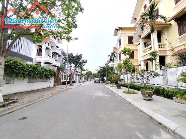 Đất phân lô biệt thự Sao Đỏ - 300m - Giá 40tr/m - gần ngay Cầu Rào - 3