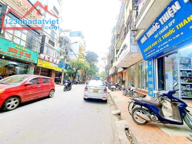 Bán mảnh đất 275m phố Hoàng Văn Thái mặt tiền 9m - Xây tòa building chất lượng