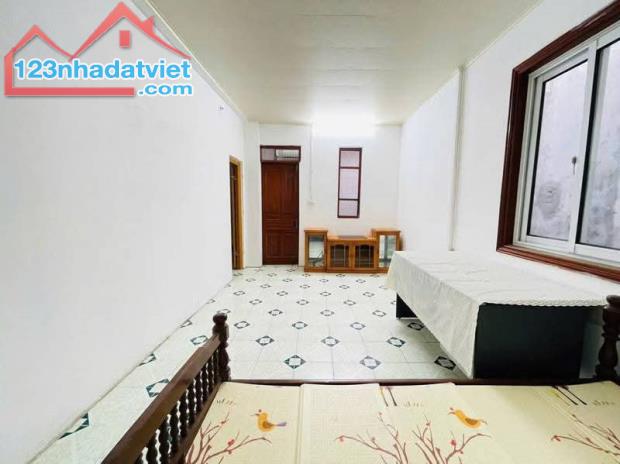 CHÍNH CHỦ BÁN  MỘT CĂN SIÊU PHẨM 1 NGOẶT VÀO NHÀ,NGÕ RỘNG THĂNGE TẮP , BA BƯỚC RA PHỐ,  KH - 4