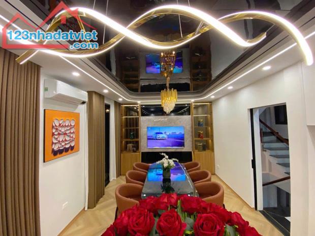 Bán nhà Văn Cao - nhà đẹp ở ngay - 50m MT 5m, cách 1 nhà ra ô tô dừng đỗ, chỉ nhỉnh 11 tỷ - 1