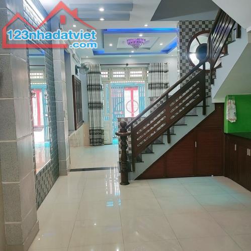 BÁN NHÀ -QUANG TRUNG P8 GÒ VẤP, XE HƠI , DT 56M2 (4.2mX13.5m)-  4TẦNG - 4PN KHÉP KÍN SÂN - 1
