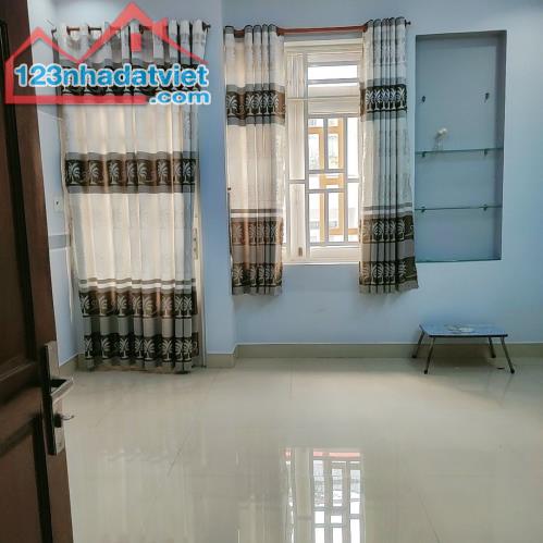 BÁN NHÀ -QUANG TRUNG P8 GÒ VẤP, XE HƠI , DT 56M2 (4.2mX13.5m)-  4TẦNG - 4PN KHÉP KÍN SÂN - 2