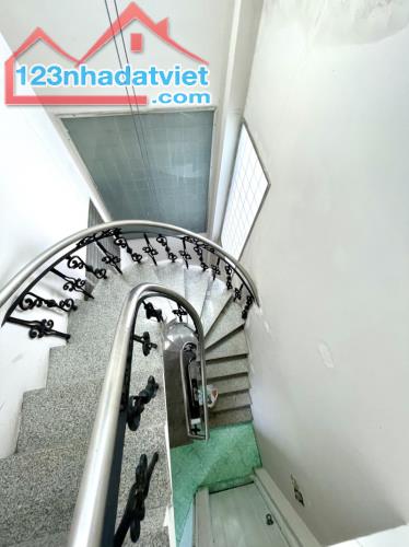 BÁN NHÀ MẶT TIỀN 40M2 5 TẦNG NGANG 6M 5 PN KD ĐỈNH TRƯỜNG SA GẤP BÁN 9.2 TỶ. - 1
