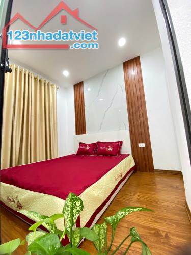 Nhà Đẹp- Ở Ngay- Ngõ Nông - Văn Chương-Đống Đa - Dt : 23m2/4 tầng*nhỉnh 5 tỷ - 2
