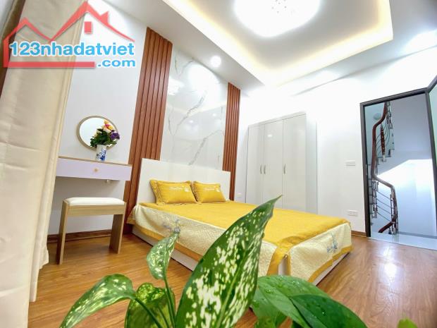 Nhà Đẹp- Ở Ngay- Ngõ Nông - Văn Chương-Đống Đa - Dt : 23m2/4 tầng*nhỉnh 5 tỷ - 3