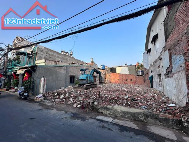 Đất mặt tiền đường 33 P.Linh Đông, Thủ Đức. Gần chợ tam hà ngang 4.5m giá nhỉnh hơn 5.5 tỷ