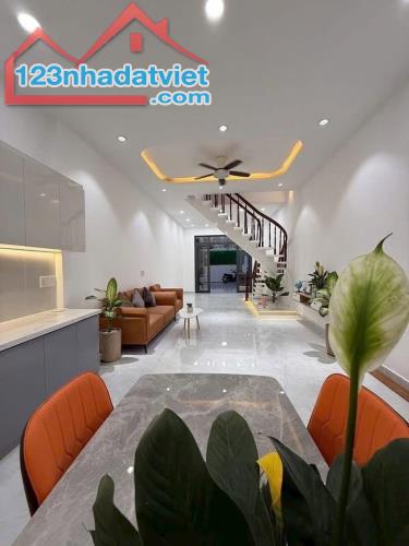 Bán nhà 92m², 2 tầng, 3PN, Q.9, 5.6 tỷ, sổ hồng - 1