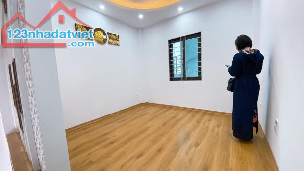 Bán Gấp Căn 4,5 tầng ngõ thông - ô tô qua cửa Kim Chung Hoài Đức - Hà Nội - 2