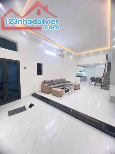 nhà độc lập chợ Cột đèn - lê chân # 2,25 tỷ