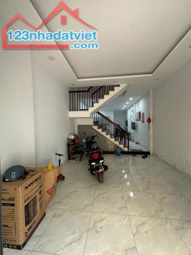 BÁN NHÀ 1/ BÌNH TÂN SÁT HƯƠNG LỘ 2 - HẺM XE HƠI - 2 TẦNG 3PN MỚI - 53M2 CHỈ 4.1 TỶ TL - 2