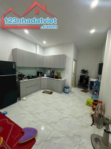 BÁN NHÀ 1/ BÌNH TÂN SÁT HƯƠNG LỘ 2 - HẺM XE HƠI - 2 TẦNG 3PN MỚI - 53M2 CHỈ 4.1 TỶ TL - 3