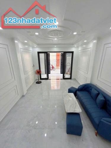 KHU VIP LÊ VĂN QUỚI - HẺM XE HƠI THÔNG - 3 TẦNG KIÊN CỐ - SỔ ĐẸP NỞ HẬU - 60M2 CHỈ HƠN 5TỶ - 3