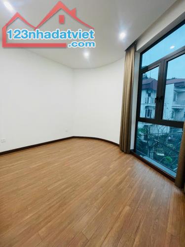 Nhà đẹp Bồ Đề, thang máy ,ô tô đỗ cửa vào nhà,ngõ thông tứ tung,khu lõi Long Biên - 3