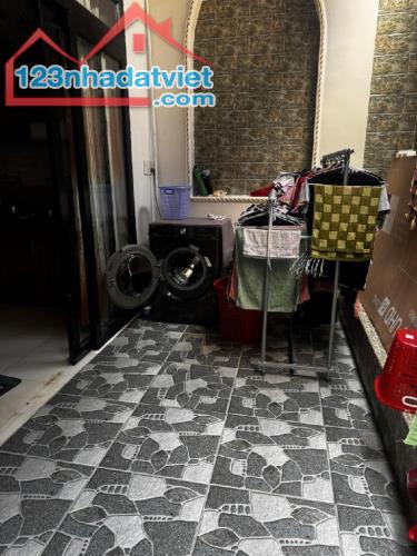 Chủ nhà kẹt tiền cần bán Gấp - nhà 99m² gần Hà Huy Giáp Q12 – 5PN, giá chỉ 4.9 tỷ - 1