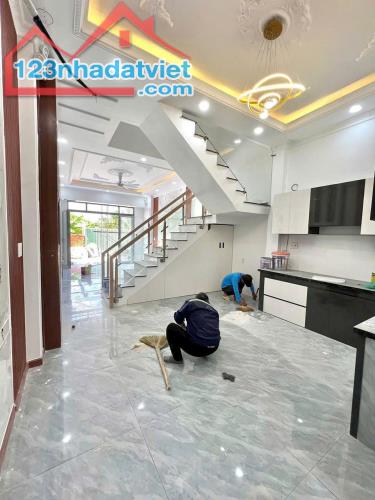 Bán Nhà 2 lầu sổ Hồng Riêng ngay gần ngã tư Vũng Tàu , phường Long Bình Tân Biên Hoà - 2