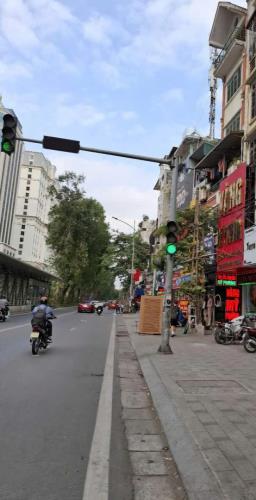 BÁN NHÀ MẶT PHỐ GIẢNG VÕ - QUẬN ĐỐNG ĐA - VỈA HÈ RỘNG - KINH DOANH MỌI MÔ HÌNH - VỊ TRÍ VI