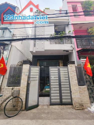 Nhà hẻm thẳng 1 lầu+ST Nguyễn Thị Tần P2Q8