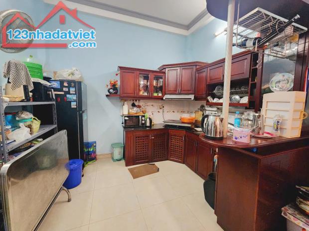 Nhà hẻm thẳng 1 lầu+ST Nguyễn Thị Tần P2Q8 - 2