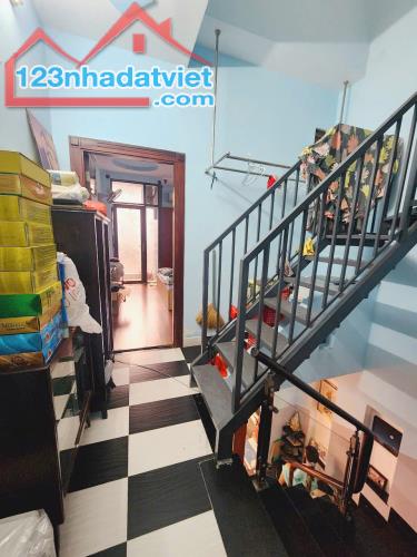 Nhà hẻm thẳng 1 lầu+ST Nguyễn Thị Tần P2Q8 - 4