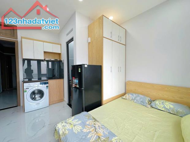 CHDV đẹp nhất khu 860/ Xô Viết Nghệ Tĩnh P25 (4x18m) 5 tầng 11PN có thang máy HĐT 50tr/thg